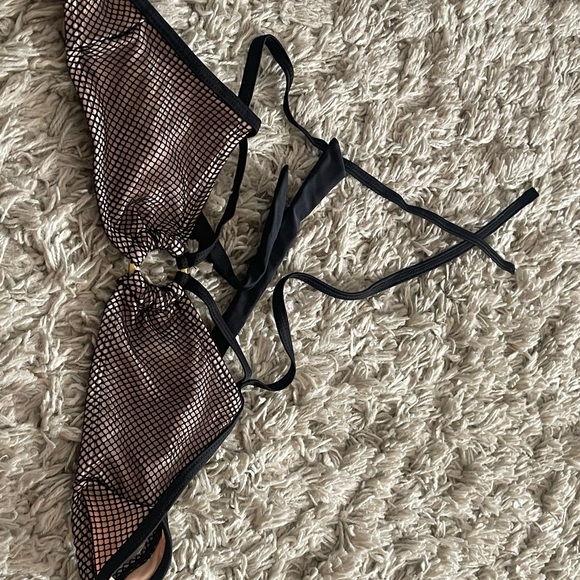 Bikini - Gold and Black Mesh Overlay🤩 - Picture 3 of 9